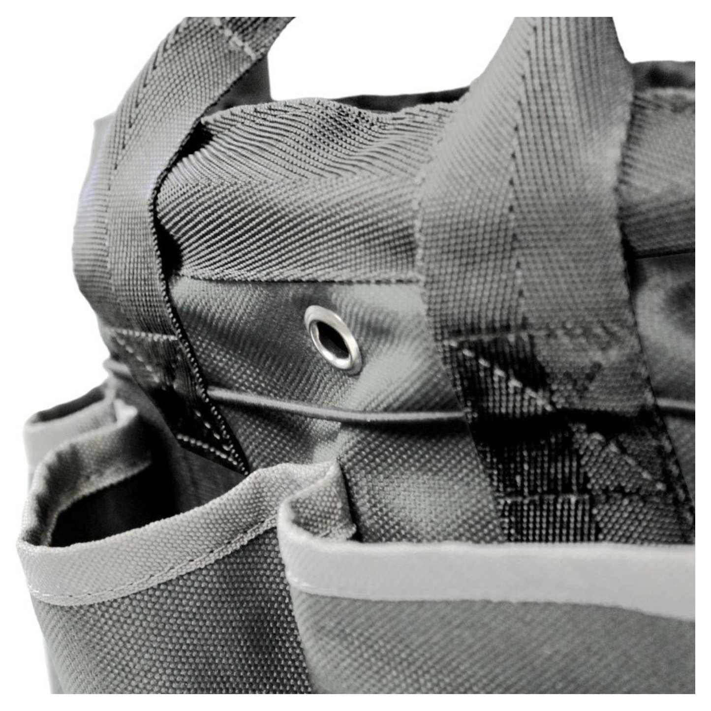 EQuest Grooming Bag