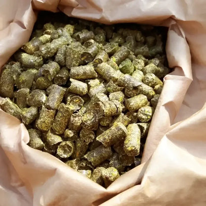 Nordic Grass Wiesenpellets / Heucobs – naturbelassener Heuersatz für Pferde