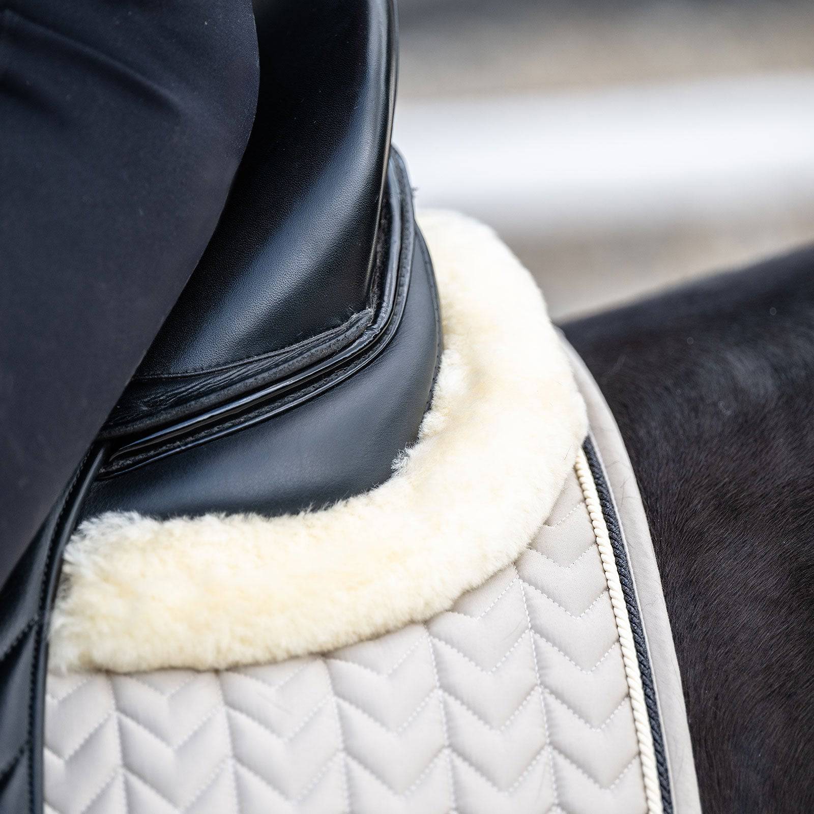 EQuest Gel Pad Fur Comfort Light - Kaster Cheval
