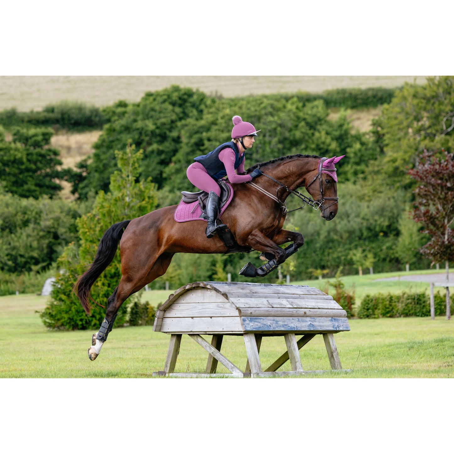 LeMieux Suede Close Contact Schabracke - Kaster Cheval