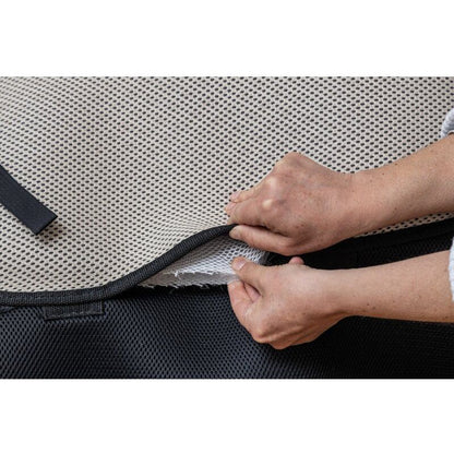 Dark Gray AirTec Plus Lammfell Schabracke Wirbelsäulenfrei Aufpolsterbar Rutschhemmende Gel-Oberfläche Fellrand vorne