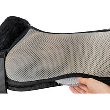 Engel Reitsport AirTec Plus Sattelkissen Lammfell & Funktionsgewebe, Fellkranz vorne, Wirbelsäulenfrei, Korrektur Aufpolstertaschen außen